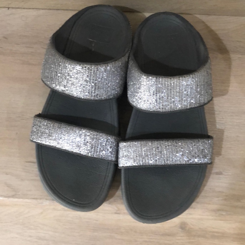 FIT FLOP SILVER AND GREY INSIDE size 8